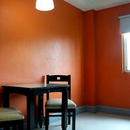 Jardin De Rosal Hotel Pasig City Екстер'єр фото