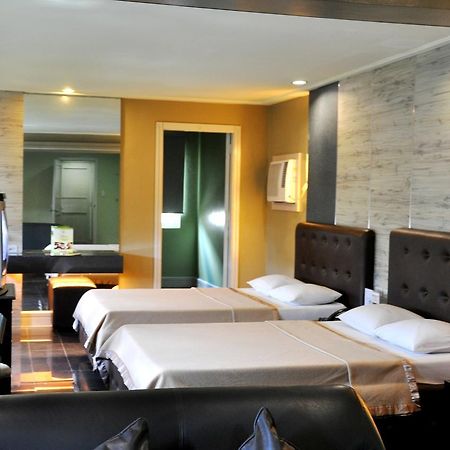 Jardin De Rosal Hotel Pasig City Екстер'єр фото