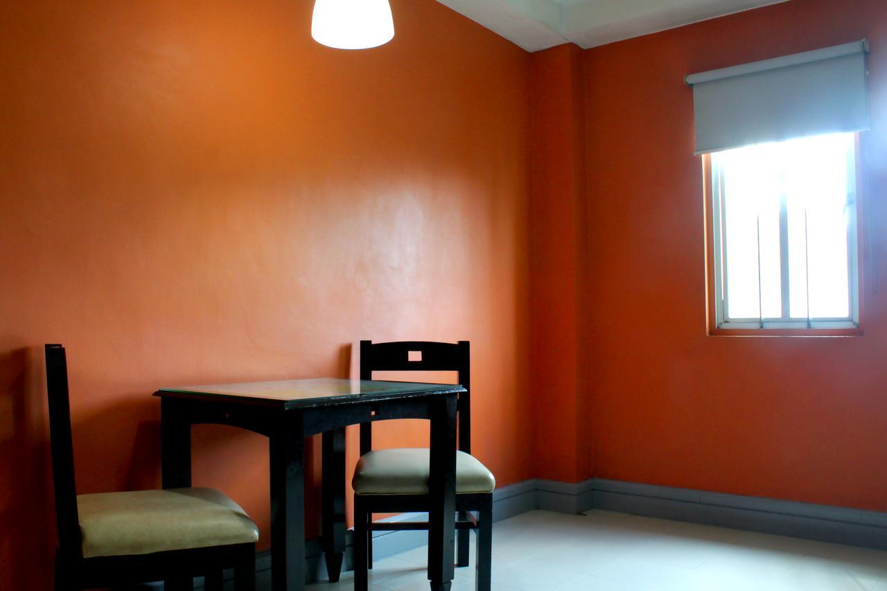 Jardin De Rosal Hotel Pasig City Екстер'єр фото