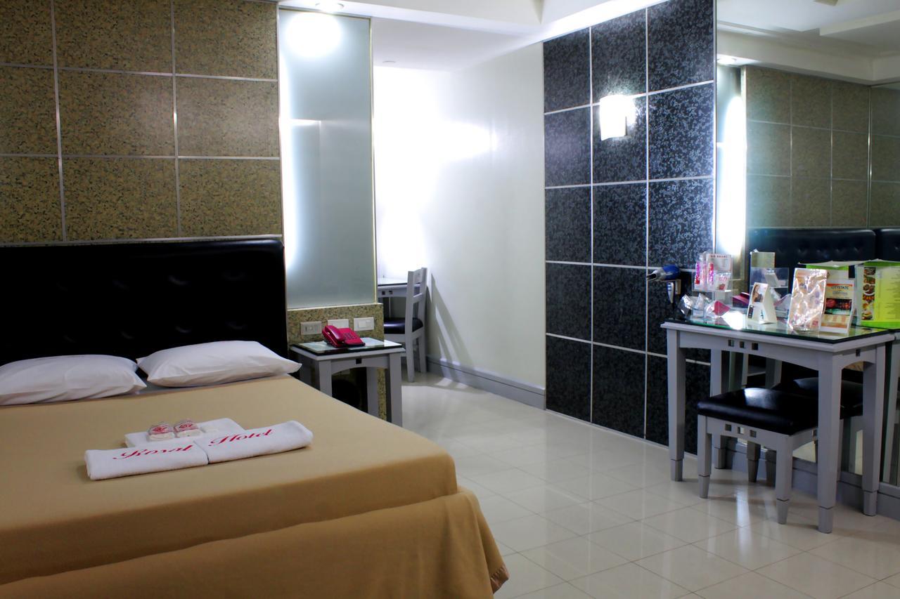 Jardin De Rosal Hotel Pasig City Екстер'єр фото